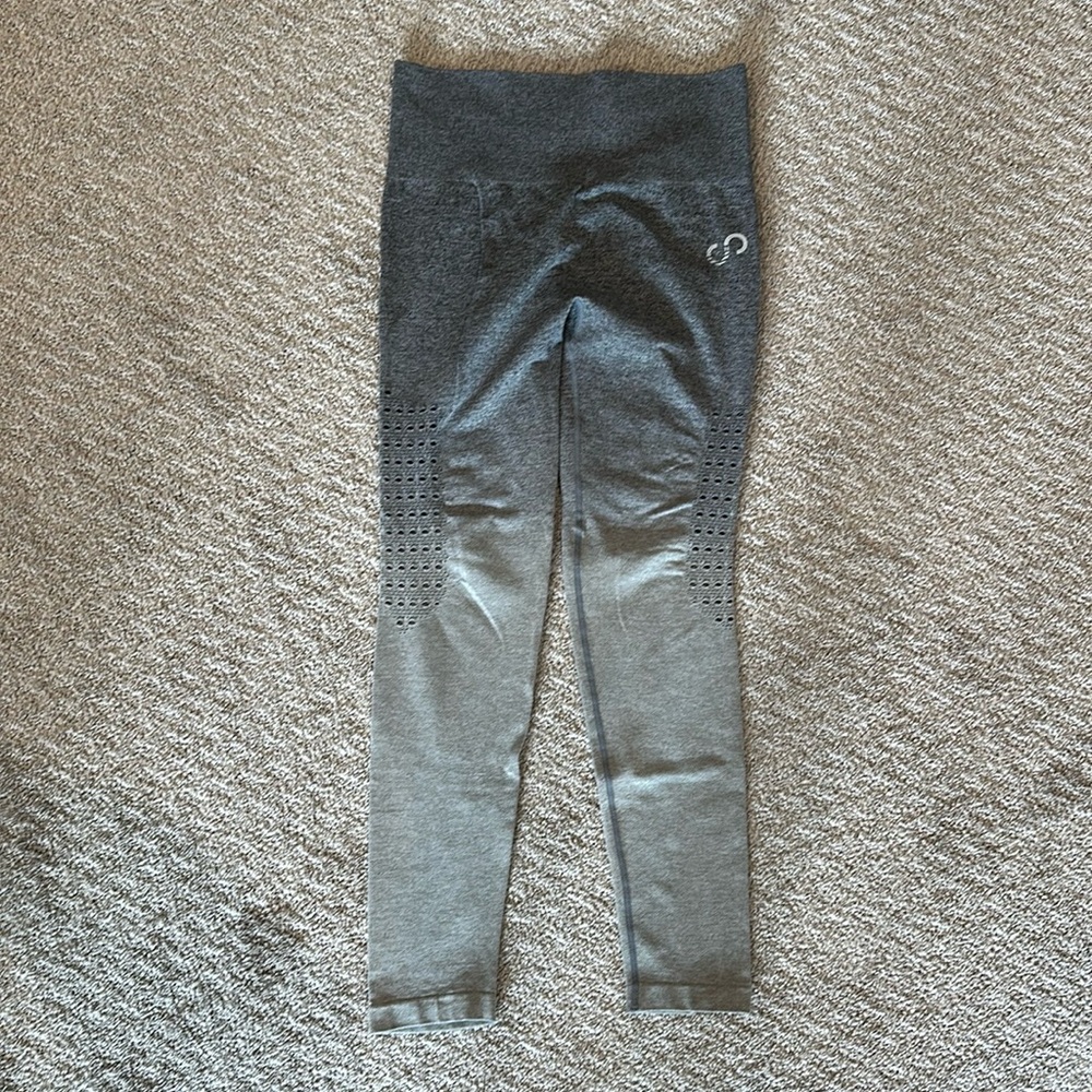 Women’s curves and combat boots leggings